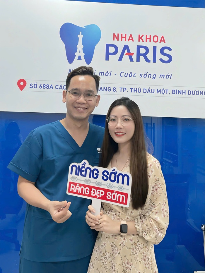 Khách hàng niềng răng tại nha khoa Paris 